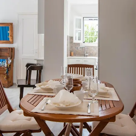 Emerald Isterni (Paros)