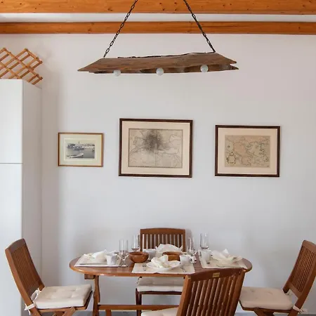 Emerald Country house