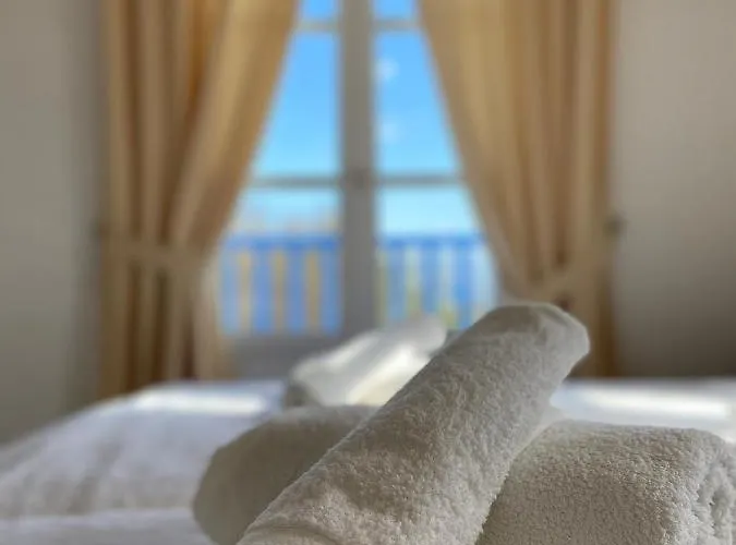 Emerald Isterni (Paros)