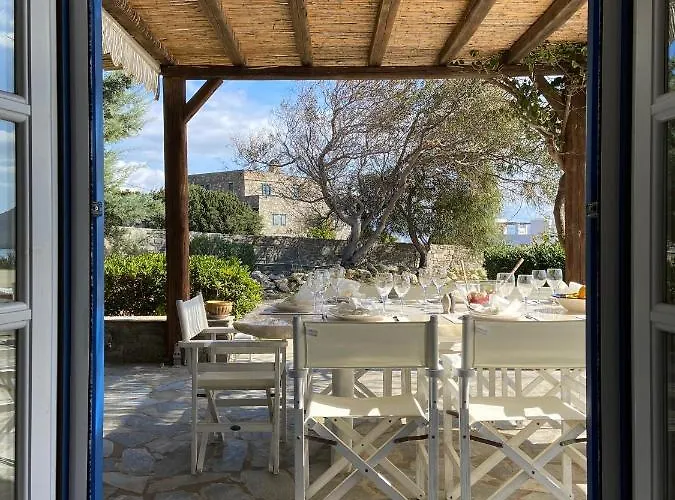 Emerald Isterni (Paros)