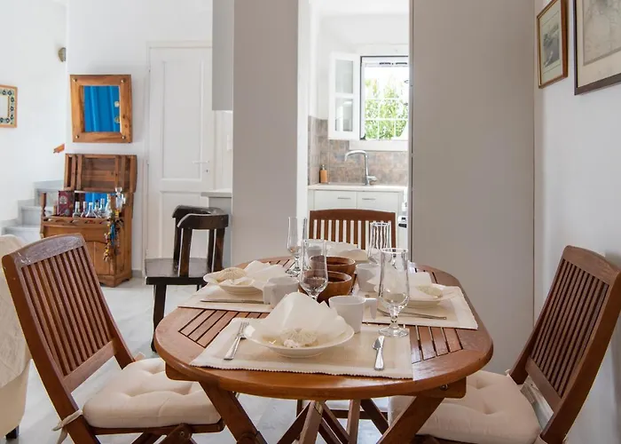 Emerald Isterni (Paros)